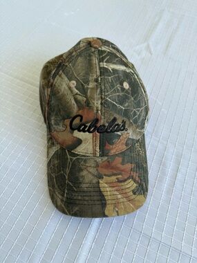 Cabela's Brown and Black Label Interior Cap Detail